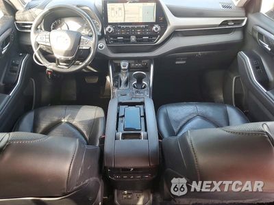 Zdjęcie 8 z 12 samochodu: 2021 TOYOTA HIGHLANDER LIMITED VIN:5TDYZRAH5MS523695 - miniatura