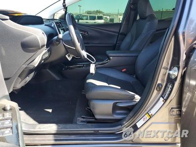 Zdjęcie 7 z 13 samochodu: 2018 TOYOTA PRIUS TWO ECO VIN:JTDKARFU5J3553019 - miniatura