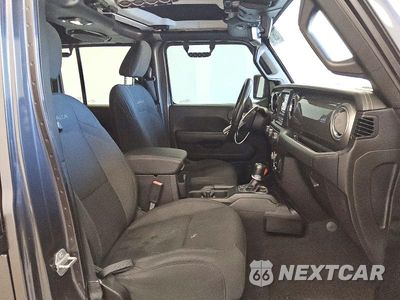 Zdjęcie 14 z 14 samochodu: 2018 JEEP WRANGLER UNLIMITED SAHARA VIN:1C4HJXEG2JW323527 - miniatura
