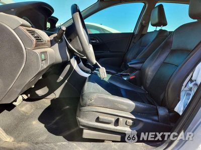 Zdjęcie 7 z 12 samochodu: 2017 HONDA ACCORD TOURING VIN:1HGCR3F98HA010745 - miniatura