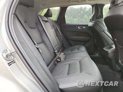Zdjęcie 11 z 13 samochodu: 2025 VOLVO XC60 PLUS VIN:YV4M12RC9S1183089 - miniatura