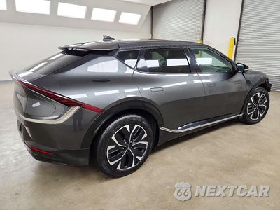 Trzecie zdjęcie samochodu z tyłu: 2023 KIA EV6 WIND VIN:KNDC34LAXP5602207 - miniatura