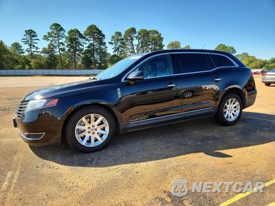 2017 LINCOLN MKT 2LMHJ5NK9HBL00203 - główne zdjęcie licytacji z USA - miniatura