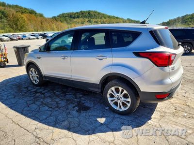 Drugie zdjęcie samochodu z przodu: 2019 FORD ESCAPE SE VIN:1FMCU9GD5KUA74083 - miniatura