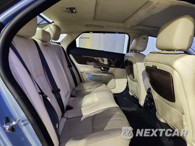 Zdjęcie 10 z 12 samochodu: 2010 JAGUAR XJL PORTFOLIO VIN:SAJWA2GE2AMV00323 - miniatura