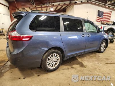 Trzecie zdjęcie samochodu z tyłu: 2017 TOYOTA SIENNA XLE 8-PASSENGER VIN:5TDYZ3DC0HS827407 - miniatura