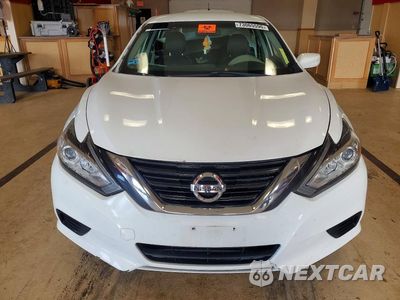 Piąte zdjęcie samochodu w środku: 2017 NISSAN ALTIMA 2.5 S VIN:1N4AL3AP9HC141240 - miniatura