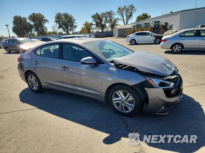 Czwarte zdjęcie samochodu z boku: 2020 HYUNDAI ELANTRA VALUE EDITION VIN:KMHD84LF8LU907590 - miniatura