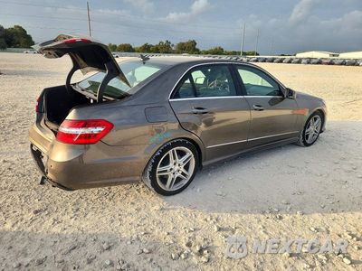 Trzecie zdjęcie samochodu z tyłu: 2013 MERCEDES-BENZ E 350 VIN:WDDHF5KBXDA707917 - miniatura