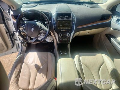 Zdjęcie 8 z 13 samochodu: 2017 LINCOLN MKC SELECT VIN:5LMCJ2C98HUL16761 - miniatura