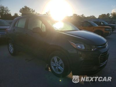 Czwarte zdjęcie samochodu z boku: 2019 CHEVROLET TRAX LS VIN:3GNCJKSB7KL258503 - miniatura