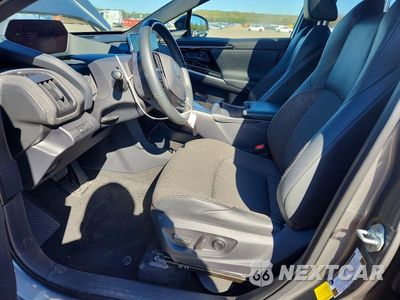 Zdjęcie 7 z 13 samochodu: 2024 TOYOTA BZ4X XLE VIN:JTMABACA0RA080948 - miniatura