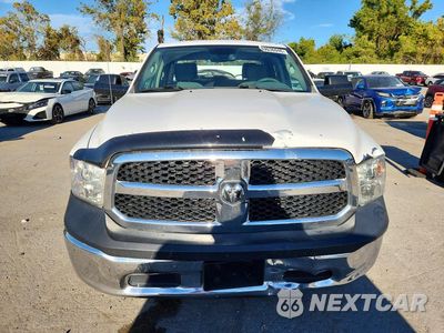 Piąte zdjęcie samochodu w środku: 2018 RAM 1500 ST VIN:1C6RR7ST9JS145113 - miniatura