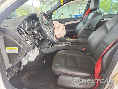 Zdjęcie 7 z 12 samochodu: 2013 MERCEDES-BENZ C 250 VIN:WDDGF4HB4DA780813 - miniatura