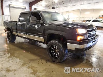 Czwarte zdjęcie samochodu z boku: 2006 CHEVROLET SILVERADO K1500 HEAVY DUTY VIN:1GCGK13U06F150418 - miniatura