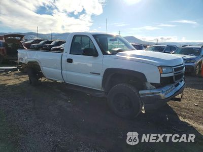 Czwarte zdjęcie samochodu z boku: 2005 CHEVROLET SILVERADO K2500 HEAVY DUTY VIN:1GCHK24U15E334912 - miniatura