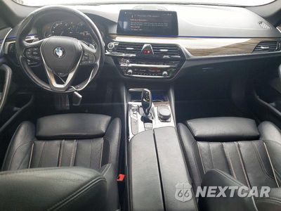 Zdjęcie 8 z 12 samochodu: 2019 BMW 540 I VIN:WBAJE5C5XKWE66304 - miniatura