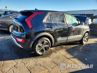 Trzecie zdjęcie samochodu z tyłu: 2026 KIA NIRO LX VIN:KNDCP3LE2T5359939 - miniatura