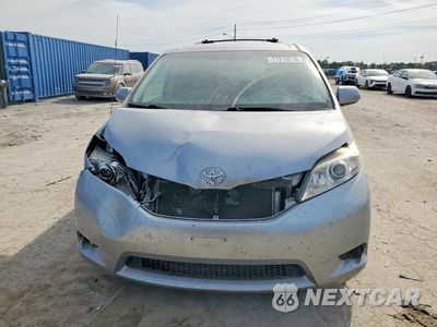 Piąte zdjęcie samochodu w środku: 2012 TOYOTA SIENNA LE VIN:5TDKK3DC3CS241108 - miniatura