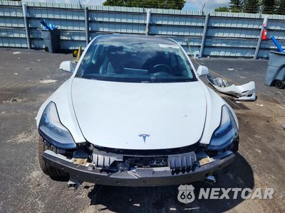 Piąte zdjęcie samochodu w środku: 2019 TESLA MODEL 3 VIN:5YJ3E1EA3KF447948 - miniatura