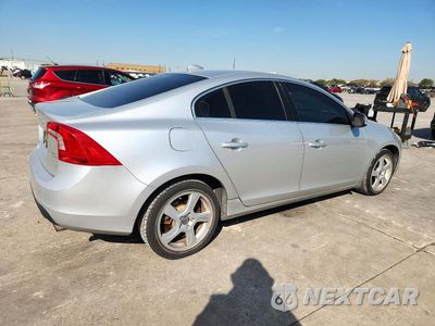 Trzecie zdjęcie samochodu z tyłu: 2012 VOLVO S60 T5 VIN:YV1622FSXC2134235 - miniatura