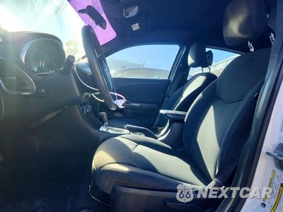 Zdjęcie 7 z 12 samochodu: 2012 CHRYSLER 200 LX VIN:1C3CCBAB0CN195951 - miniatura