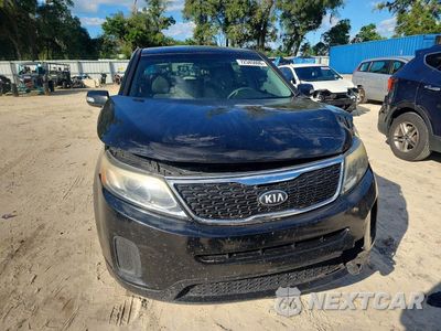 Piąte zdjęcie samochodu w środku: 2015 KIA SORENTO LX VIN:5XYKT3A66FG620195 - miniatura