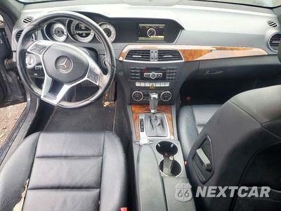 Zdjęcie 8 z 12 samochodu: 2013 MERCEDES-BENZ C 300 4MATIC VIN:WDDGF8AB8DR267146 - miniatura
