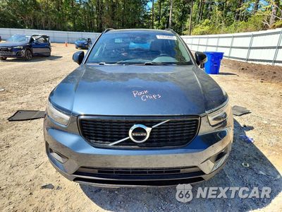 Piąte zdjęcie samochodu w środku: 2022 VOLVO XC40 T5 R-DESIGN VIN:YV4162UM2N2650632 - miniatura