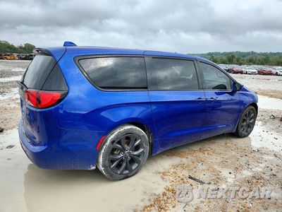 Trzecie zdjęcie samochodu z tyłu: 2019 CHRYSLER PACIFICA TOURING PLUS VIN:2C4RC1FG6KR575026 - miniatura