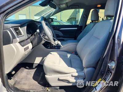 Zdjęcie 7 z 13 samochodu: 2019 TOYOTA HIGHLANDER LE VIN:5TDZZRFH0KS303309 - miniatura