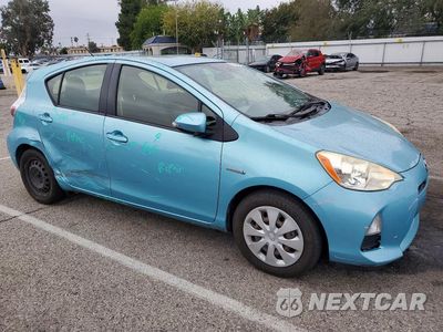 Czwarte zdjęcie samochodu z boku: 2012 TOYOTA PRIUS C TWO VIN:JTDKDTB37C1023408 - miniatura
