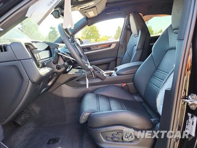 Zdjęcie 7 z 13 samochodu: 2026 PORSCHE CAYENNE COUPE VIN:WP1BA2AY4TDA38851 - miniatura