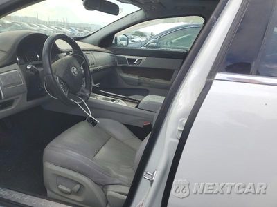 Zdjęcie 7 z 12 samochodu: 2013 JAGUAR XF VIN:SAJWA0ES4DPS87164 - miniatura