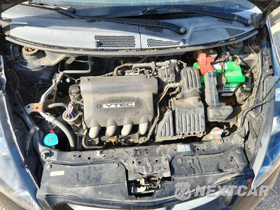 Zdjęcie 11 z 12 samochodu: 2008 HONDA FIT SPORT VIN:JHMGD38688S012859 - miniatura