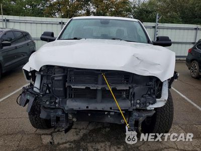 Piąte zdjęcie samochodu w środku: 2024 RAM 1500 CLASSIC TRADESMAN VIN:1C6RR7KT7RS179109 - miniatura