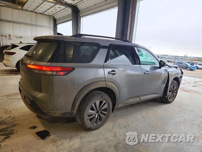 Trzecie zdjęcie samochodu z tyłu: 2026 NISSAN PATHFINDER SV VIN:5N1DR3BE1TC233188 - miniatura
