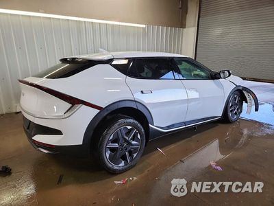 Trzecie zdjęcie samochodu z tyłu: 2025 KIA EV6 LIGHT VIN:5XYC34JB1SG014322 - miniatura