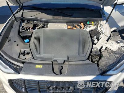 Zdjęcie 11 z 13 samochodu: 2022 AUDI E-TRON PREMIUM VIN:WA1AAAGE3NB014005 - miniatura