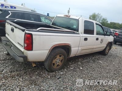 Trzecie zdjęcie samochodu z tyłu: 2005 CHEVROLET SILVERADO C1500 VIN:2GCEC13T551145832 - miniatura