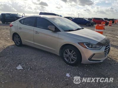 Czwarte zdjęcie samochodu z boku: 2017 HYUNDAI ELANTRA VALUE EDITION VIN:5NPD84LF6HH171903 - miniatura