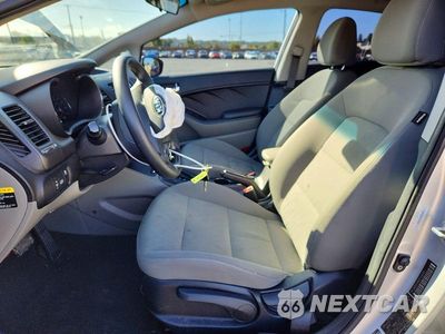 Zdjęcie 7 z 13 samochodu: 2015 KIA FORTE LX VIN:KNAFK4A65F5296303 - miniatura