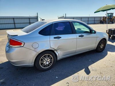 Trzecie zdjęcie samochodu z tyłu: 2010 FORD FOCUS SE VIN:1FAHP3FN8AW207341 - miniatura