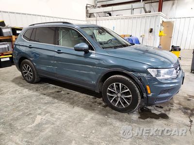 Czwarte zdjęcie samochodu z boku: 2019 VOLKSWAGEN TIGUAN SE VIN:3VV2B7AX7KM112447 - miniatura
