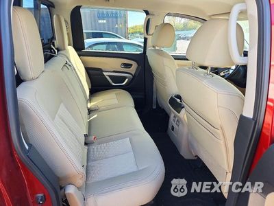Zdjęcie 10 z 12 samochodu: 2017 NISSAN TITAN SV VIN:1N6AA1E58HN574773 - miniatura
