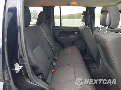 Zdjęcie 11 z 13 samochodu: 2011 JEEP LIBERTY SPORT VIN:1J4PN2GK3BW575352 - miniatura