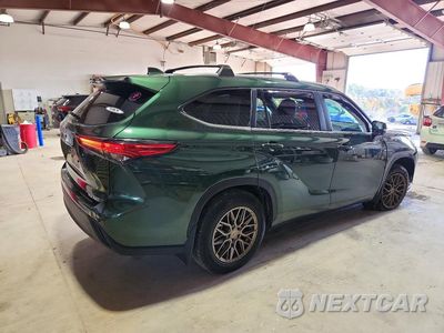 Trzecie zdjęcie samochodu z tyłu: 2023 TOYOTA HIGHLANDER XLE VIN:5TDKDRBH4PS524621 - miniatura
