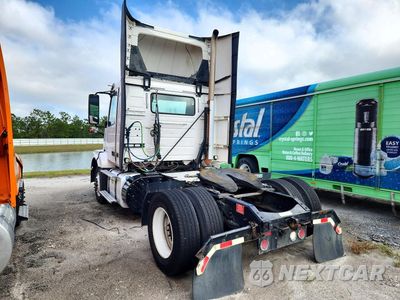 Drugie zdjęcie samochodu z przodu: 2018 VOLVO VNL SEMI TRUCK VIN:4V4N39TG1JN892844 - miniatura