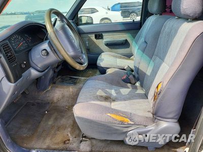 Zdjęcie 7 z 13 samochodu: 1998 TOYOTA TACOMA VIN:4TAVL52N5WZ026824 - miniatura