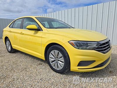 Czwarte zdjęcie samochodu z boku: 2019 VOLKSWAGEN JETTA S VIN:3VWC57BU3KM130746 - miniatura